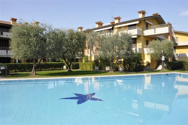 Holiday apartment with pool