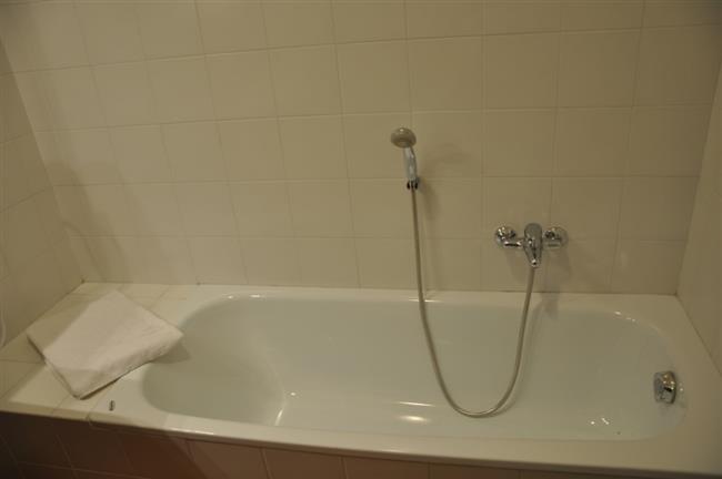 secondo bagno con vasca