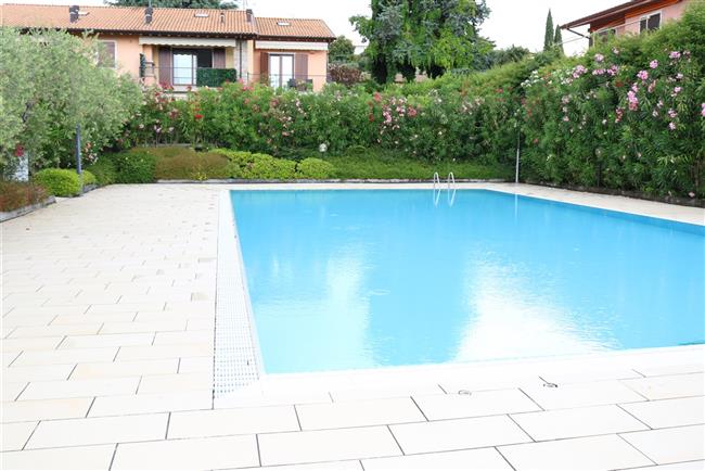 appartamento con piscina